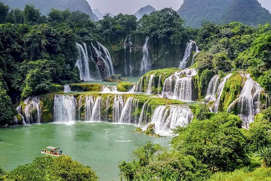 Ban Gioc Waterfall Among 21 Most Beautiful in the World by Travel Leisure