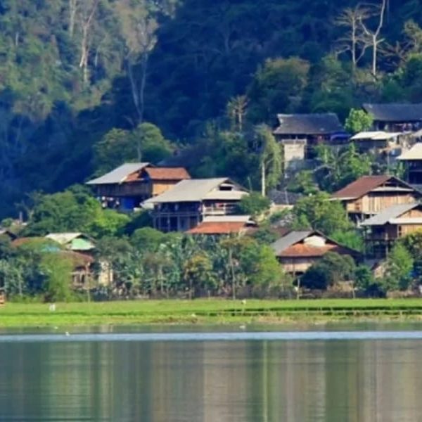 Pac Ngoi Village - Ba Be Tours with vietnam local tour